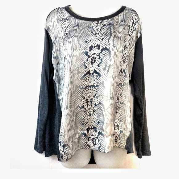 Bobeau Snake Print Light Weight Sweater - Picture 1 of 8